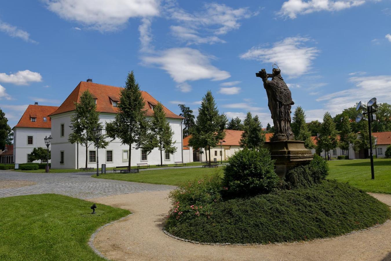 Adalbert Ecohotel Prague Luaran gambar